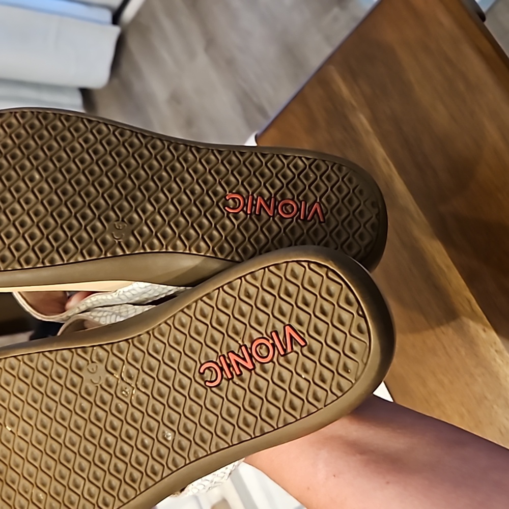 EUC Vionic flops size 9 - Picture 5 of 6